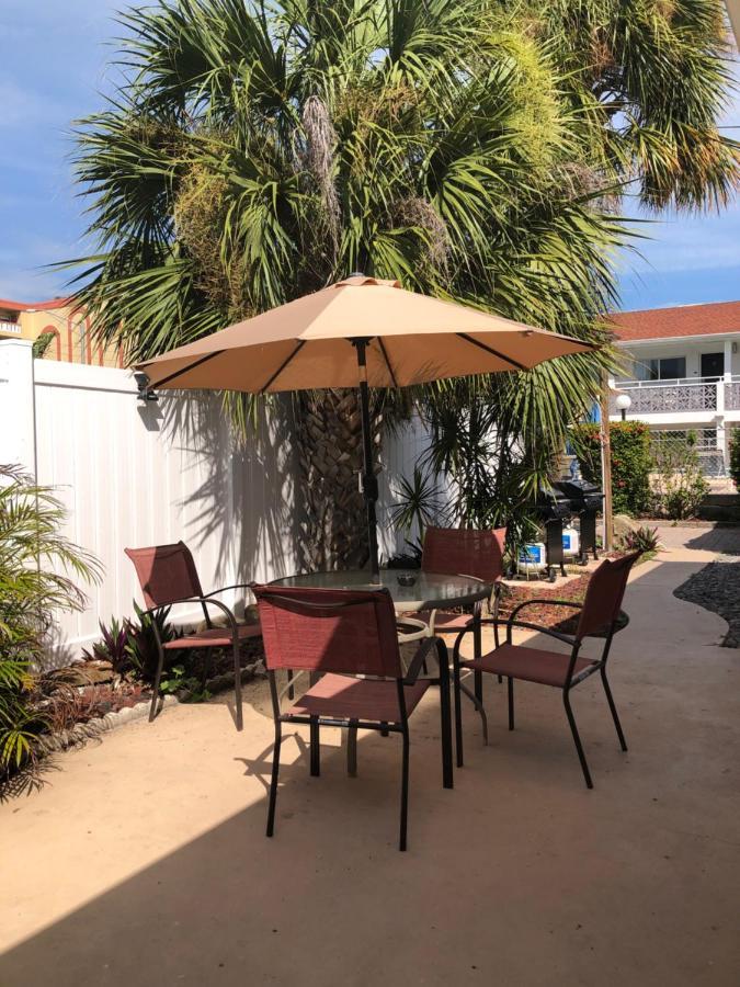 Holiday Isles Resort Madeira Beach Exteriör bild