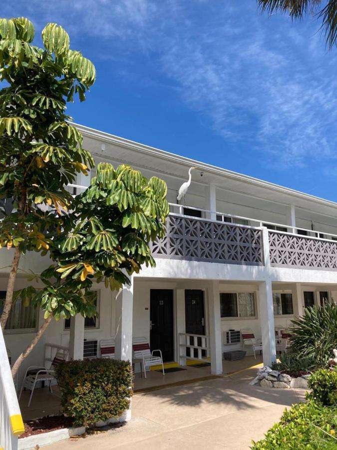 Holiday Isles Resort Madeira Beach Exteriör bild