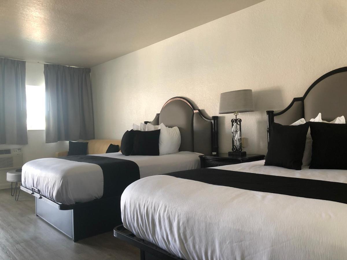 Holiday Isles Resort Madeira Beach Exteriör bild
