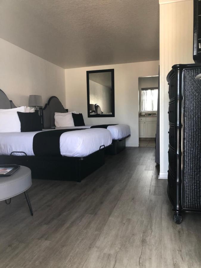 Holiday Isles Resort Madeira Beach Exteriör bild