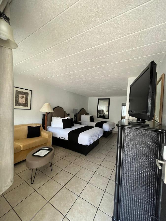 Holiday Isles Resort Madeira Beach Exteriör bild