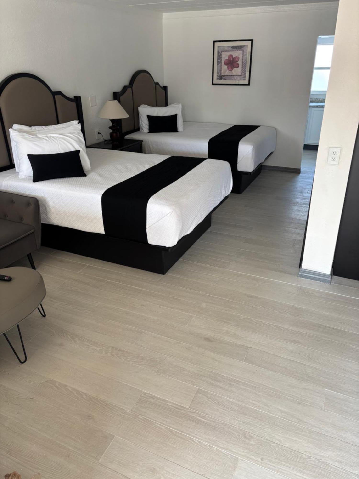 Holiday Isles Resort Madeira Beach Exteriör bild
