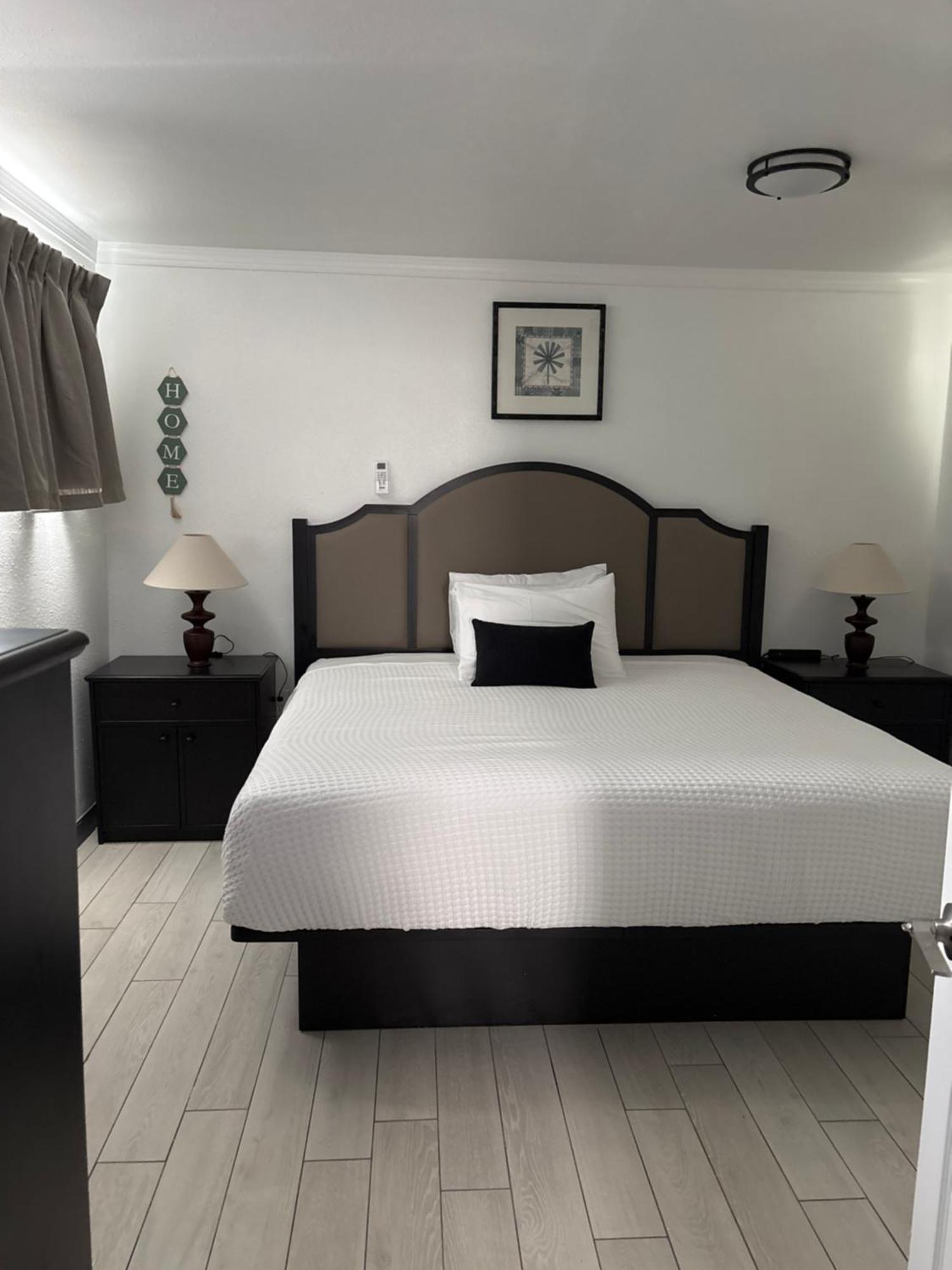 Holiday Isles Resort Madeira Beach Exteriör bild